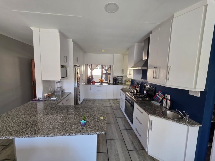 To Let 3 Bedroom Property for Rent in La Provance Free State